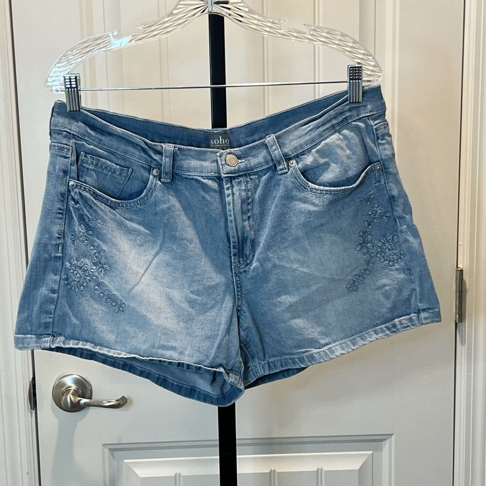 Soho NY & CO Jeans Women's Size 14 Blue Midi Jean Shorts Stretch Pockets